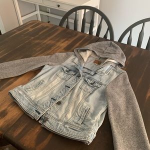 American Eagle Jean Jacket- M size